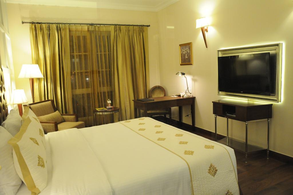 The Pllazio Hotel Gurgaon Zewnętrze zdjęcie